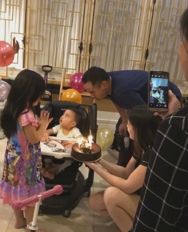 Kejutan Ultah Mainaka