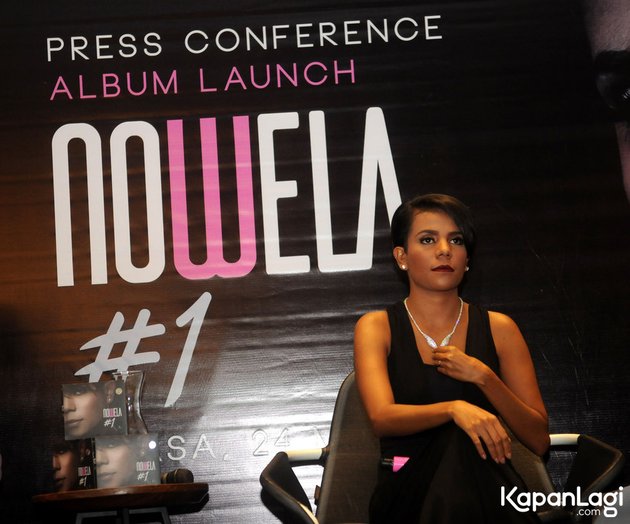 Semenjak kemunculannya di industri musik, Nowela merupakan penyanyi yang sering kali disamakan dengan penyanyi dunia, Rihanna. 