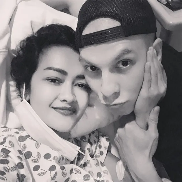 FOTO: Dirawat Intensif, Julia Perez Disupport Teman-Teman Artis