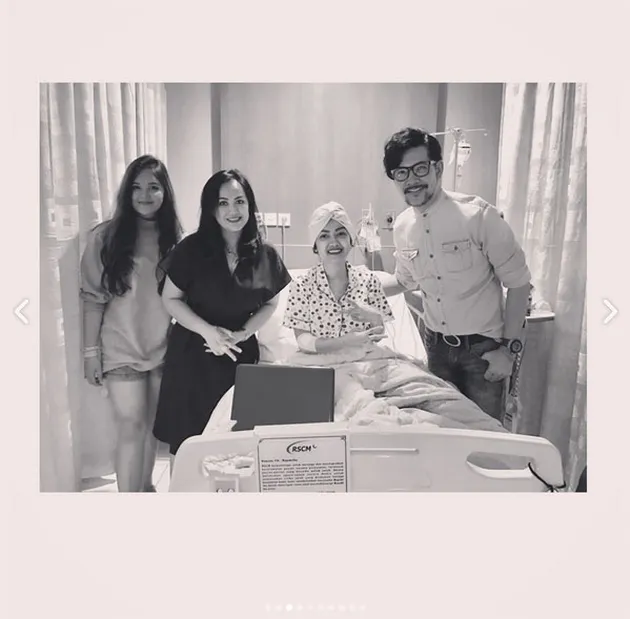 FOTO: Dirawat Intensif, Julia Perez Disupport Teman-Teman Artis