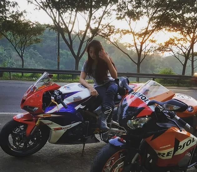 freestyler cewek, stunt rider cewek, freestyler cantik, stunt rider cantik