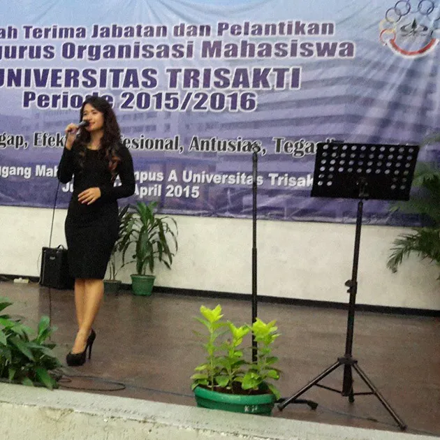 Dosen Cantik Kontestan X Factor Ini Bikin Dhani Galau Total