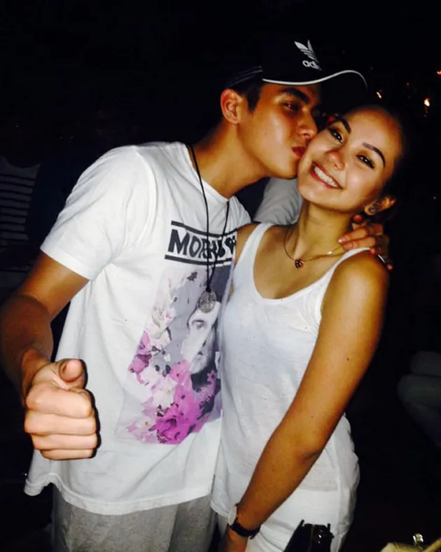 FOTO: Adu Mesra Al Ghazali - Aaliyah Massaid Saat Double Date