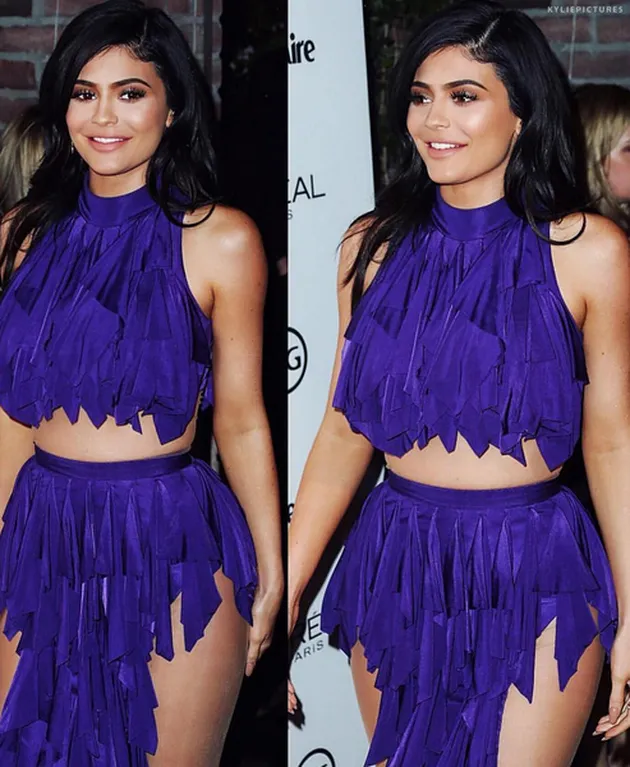 FOTO: DRESS SEKSI KYLIE JENNER MIRIP DENGAN KOURTNEY ...