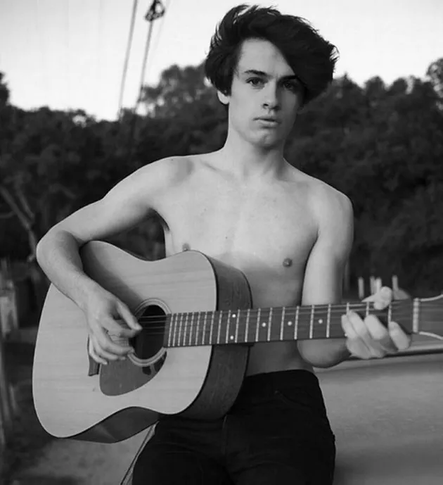 Dylan, Putra Pamela Anderson