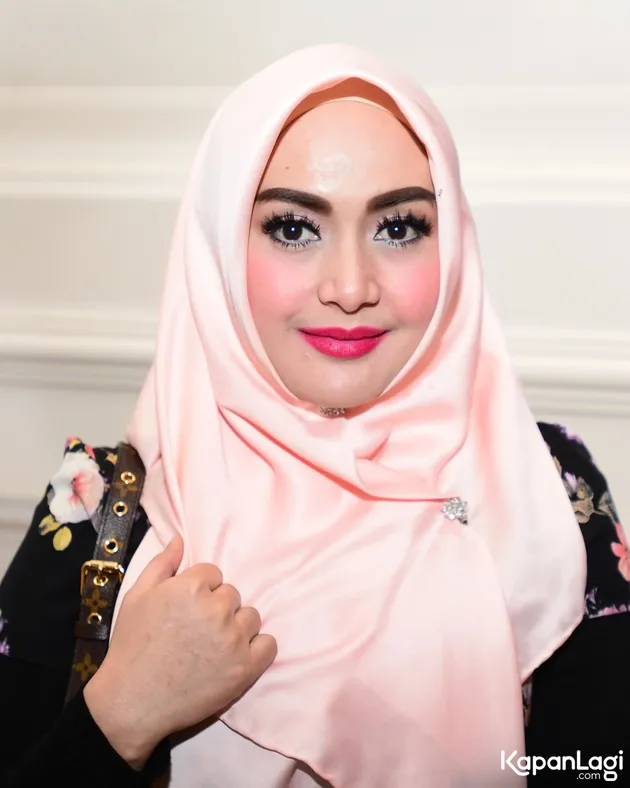  Edies Adelia 