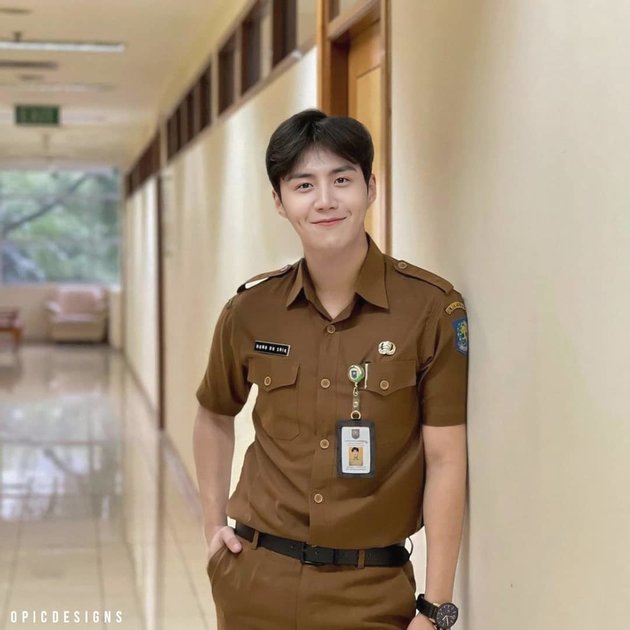 Kim Seon Ho's Edited Photos as Civil Servant and Police Officer, Making it Impossible to Look Away