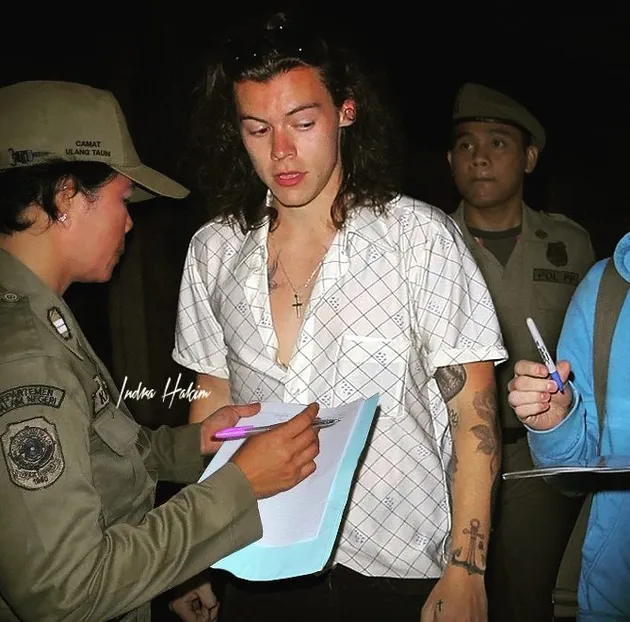 FOTO: EDITAN KOCAK SELEB HOLLYWOOD, ZAYN MALIK KERJA DI 