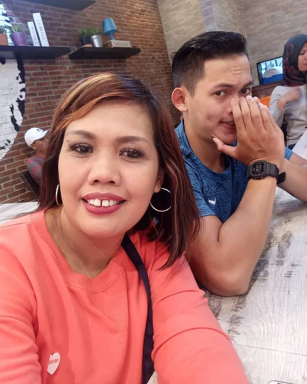 Elly Sugigi dan Pacar