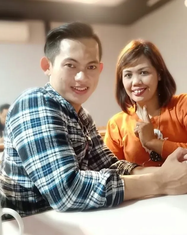 Elly Sugigi