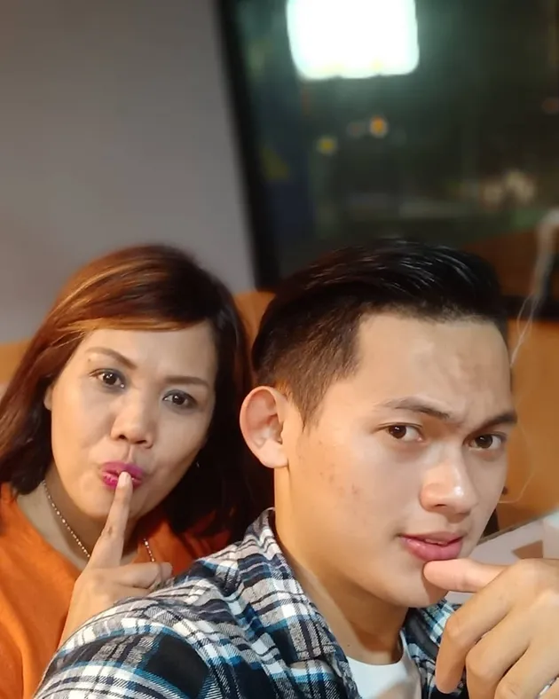 Elly Sugigi