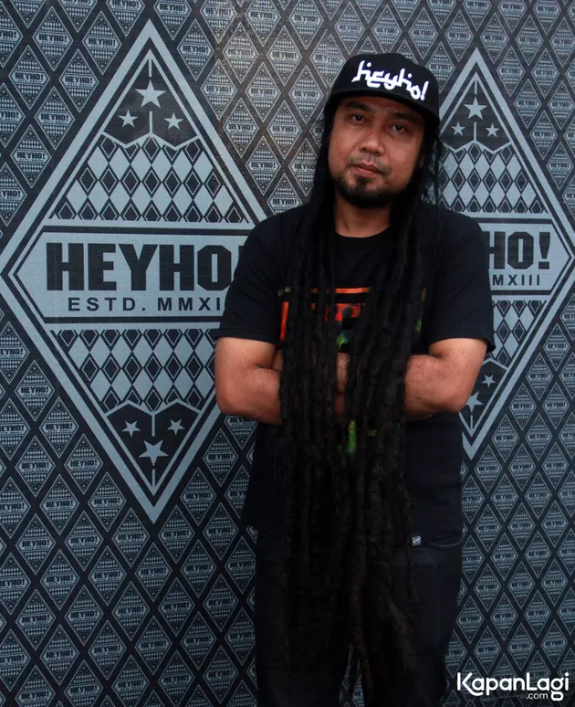 FOTO: EMIL GANGSTARASTA CERITA SOAL BISNIS DISTRO HEYHO  FOTO: EMIL GANGSTARASTA CERITA SOAL BISNIS DISTRO HEYHO