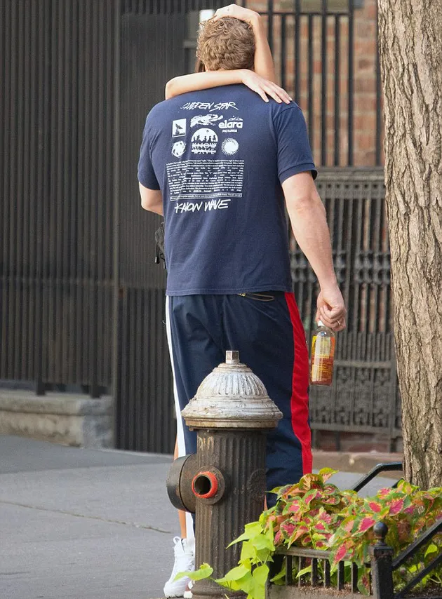 Emily Ratajkowski &amp; Suami