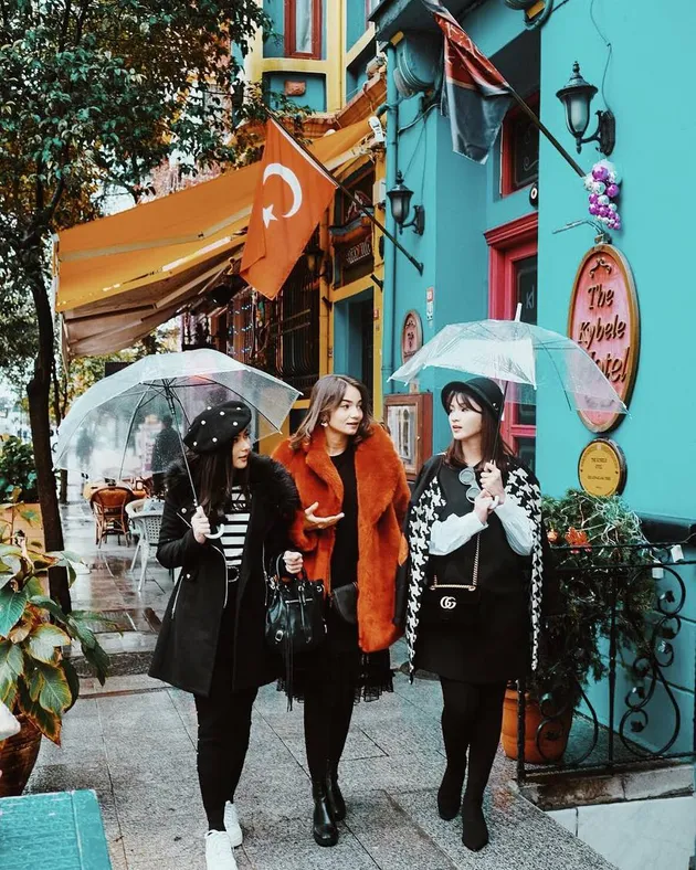 Enzy Storia, Jessica Mila