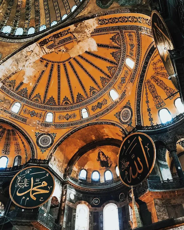 Enzy Storia, Jessica Mila