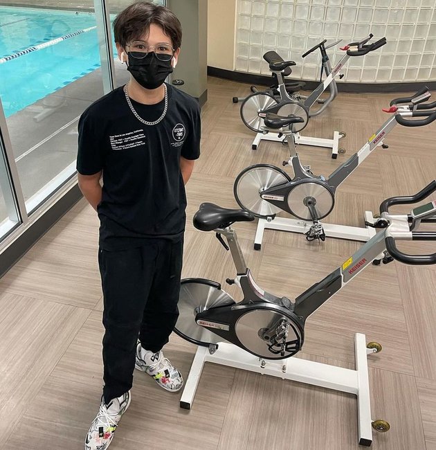 Photo of Farah Quinn Working Out with Armand, Netizens Focus on Her Slim Body: Still Fit at 41!
