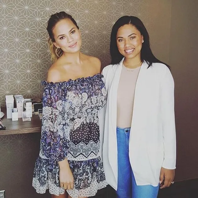 Ibu hamil cantik Chrissy Teigen