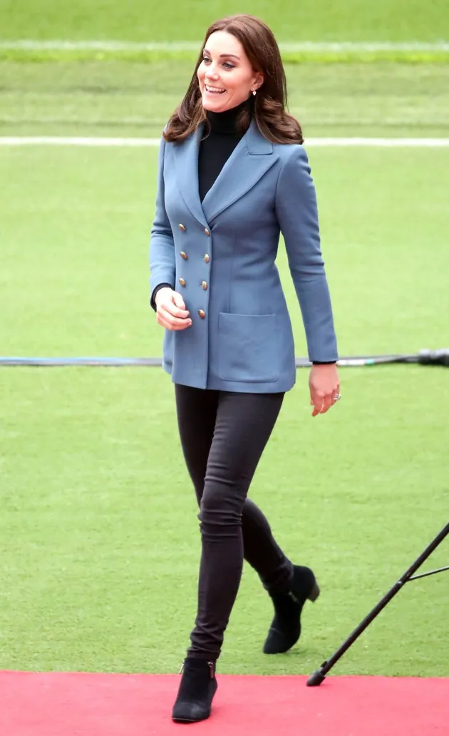 Fashion Kate Middleton Saat Hamil