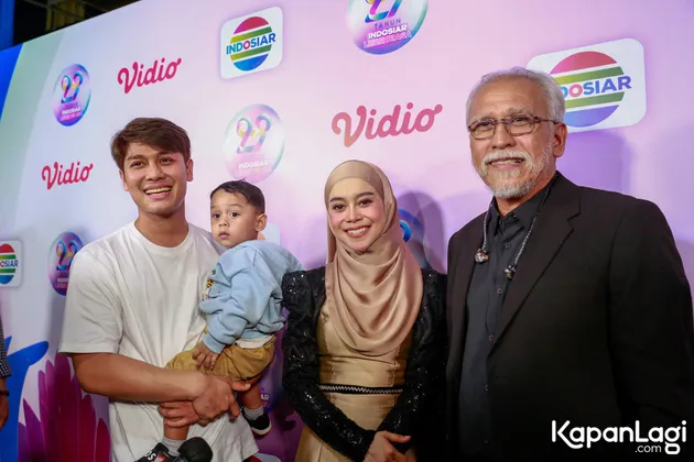 Foto Fashion Selebritis di Ulang Tahun Indosia