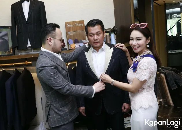 Femmy Permatasari dan Suami