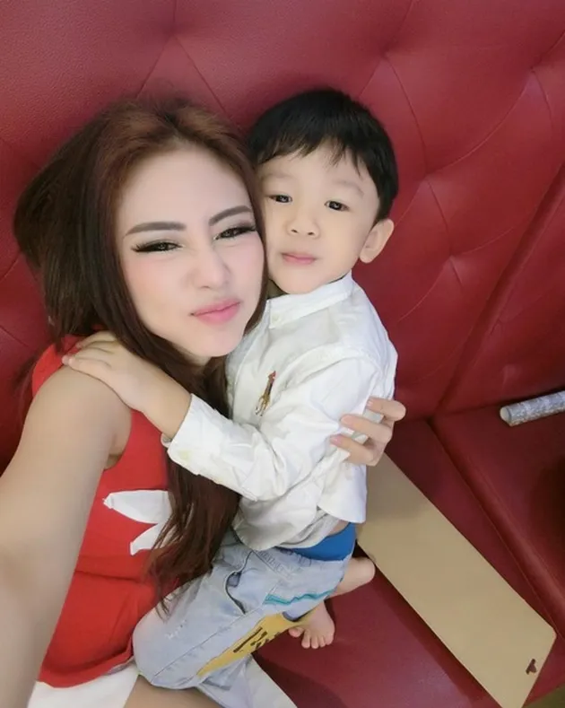 Dyna Fransisca Alias Emily