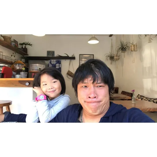 Foto kocak suami dan anak Cici Panda