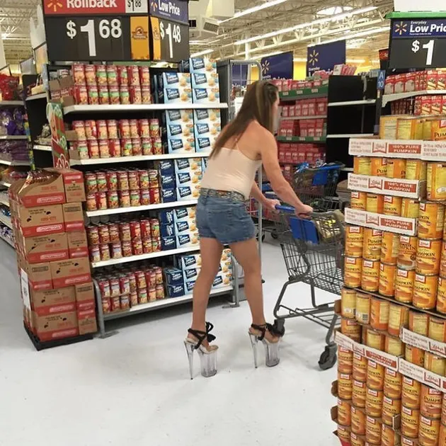 Sepatu-Sepatu Paling Aneh di Dunia