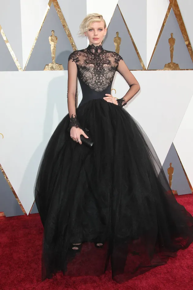 Gaun Transparan & Terbuka di Oscar Awards