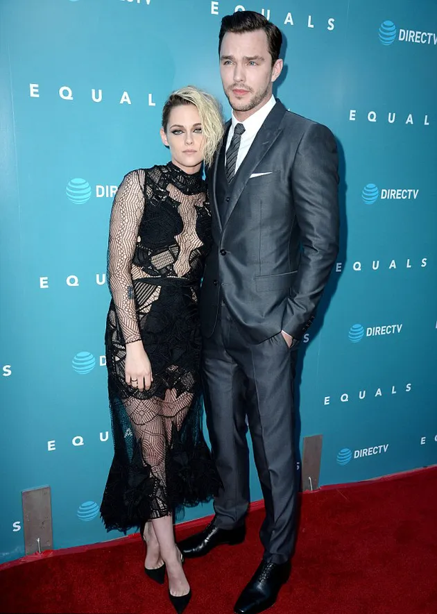 Gaun Transparan Kristen Stewart