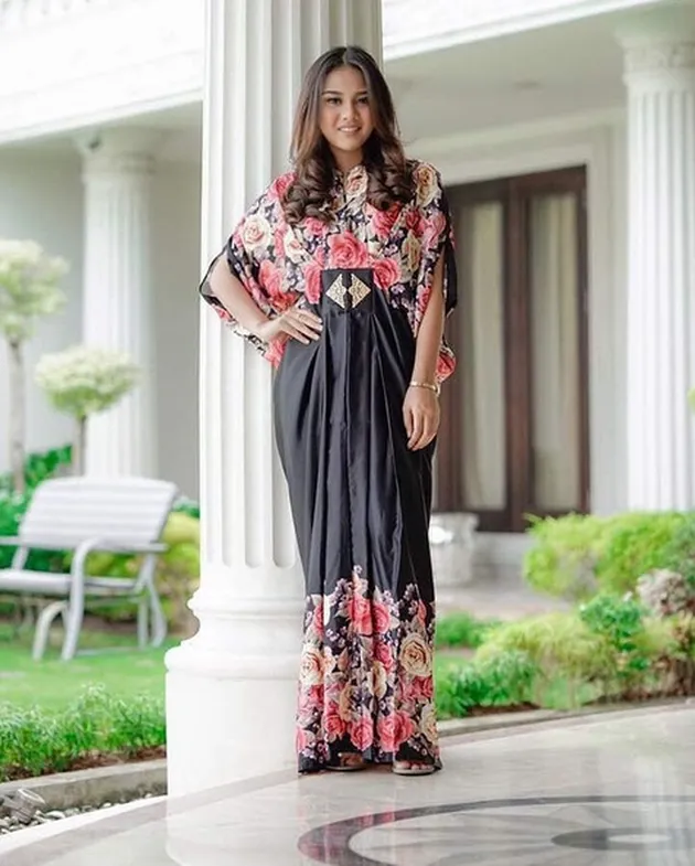 Seleb Pakai Kaftan