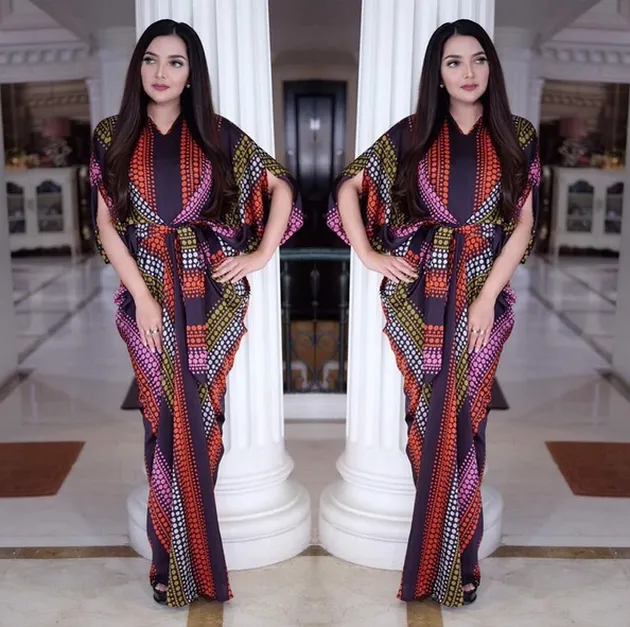 Seleb Pakai Kaftan