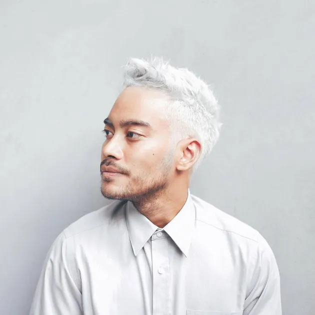 FOTO GAYA 9 SELEB PRIA DENGAN RAMBUT SILVER SIAPA PALING FOTO GAYA 9 SELEB PRIA DENGAN RAMBUT SILVER SIAPA PALING