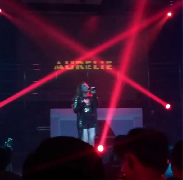 Gaya Cantik Aurel Hermansyah Saat Jadi Disc Jockey