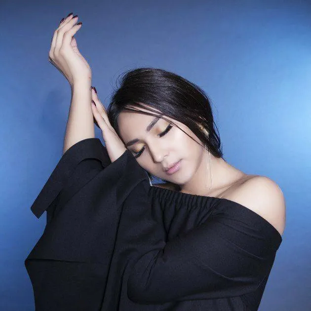 Foto Cantik Dena Rachman