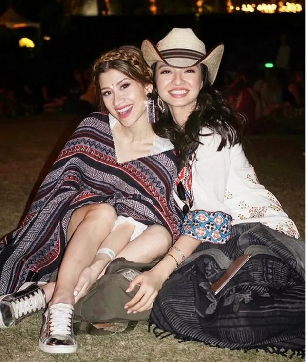 Gaya Raline Shah di Coachella