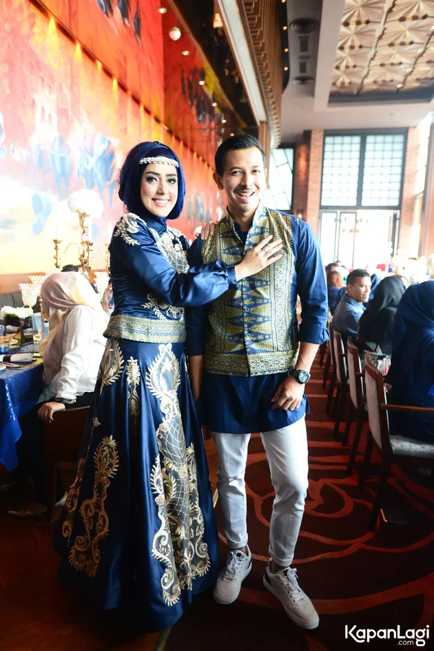 FOTO: Gaya Glamor Fairuz A Rafiq & Sonny Septian di Acara ...