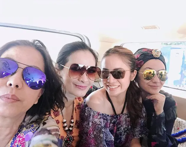 Momo Geisha, Ussy Sulistiawaty &amp; Geng Kepompong