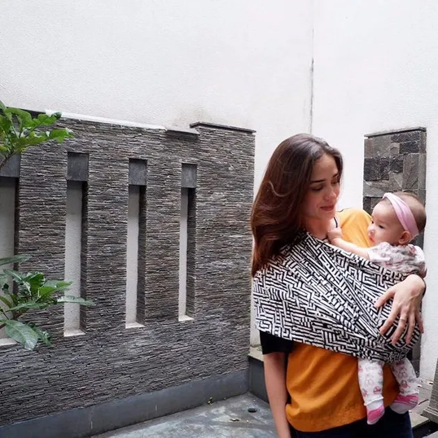 Yasmine Wildblood Jadi Ibu