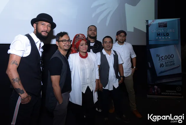 Maliq D'Essentials dan The Groove akan menggelar konser bersama yang berjudul D'Essential of Groove pada 6 September 2016 mendatang.
