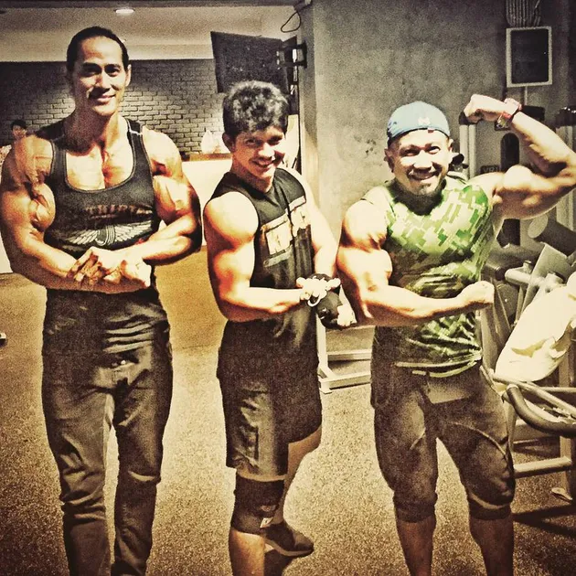 FOTO: Gempal! Otot Iko Uwais Bikin \&#039;Resah\&#039; Para Penjahat