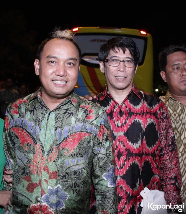 Kahiyang &amp; Bobby Nasution - Jokowi Mantu