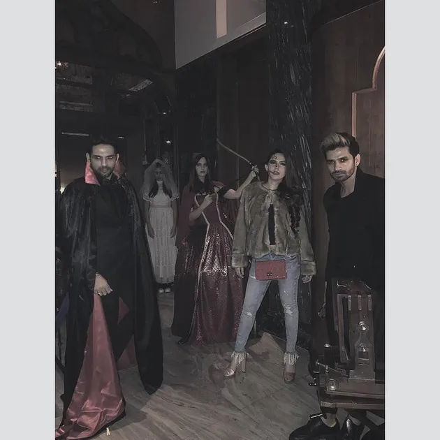 FOTO HALLOWEEN PARTY NIA RAMADHANI & JEDAR, SERU DENGAN 