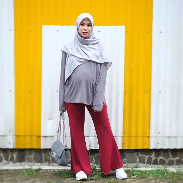 Fashion Bumil Zaskia Adya Mecca