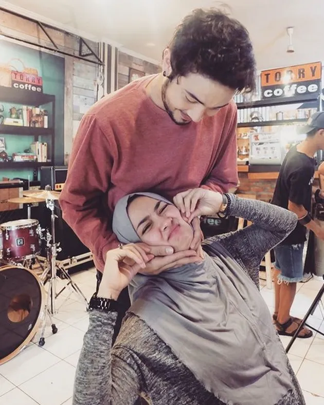 Aryani Fitriana - Donny Michael Mesra