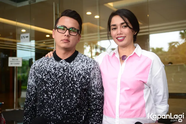 Ussy Sulistiawaty - Andhika Pratama
