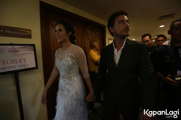 Raisa &amp; Hamish Daud - AYAT-AYAT CINTA 2