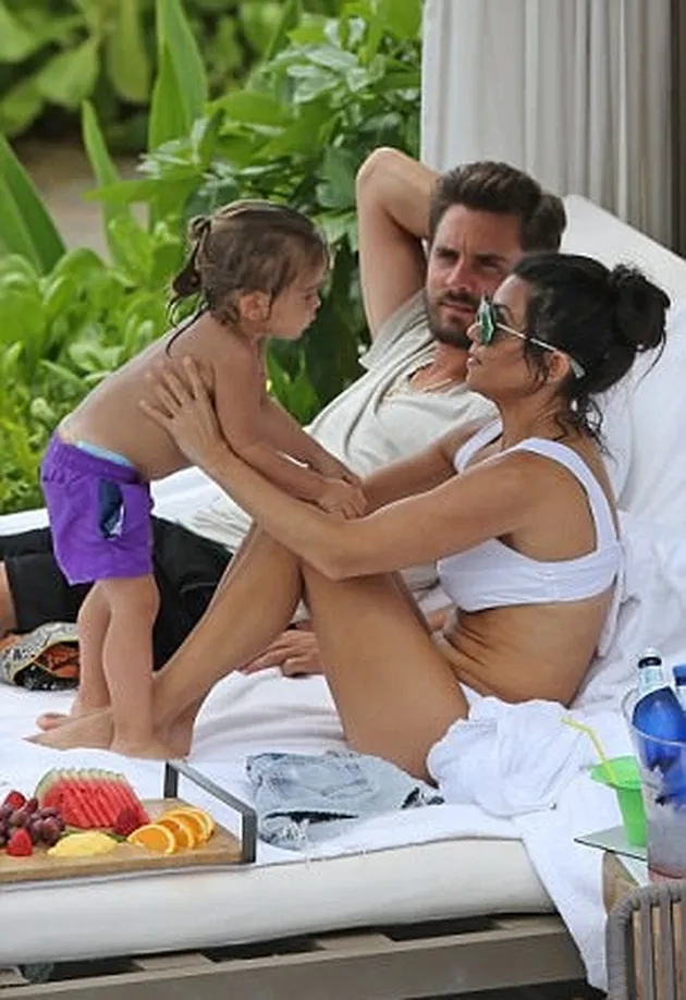 Kourtney Kardashian &amp; Scott Disick