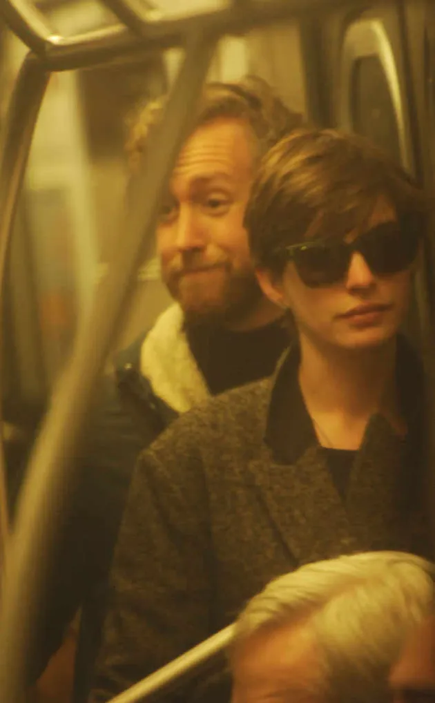 Seleb Hollywood Naik Subway