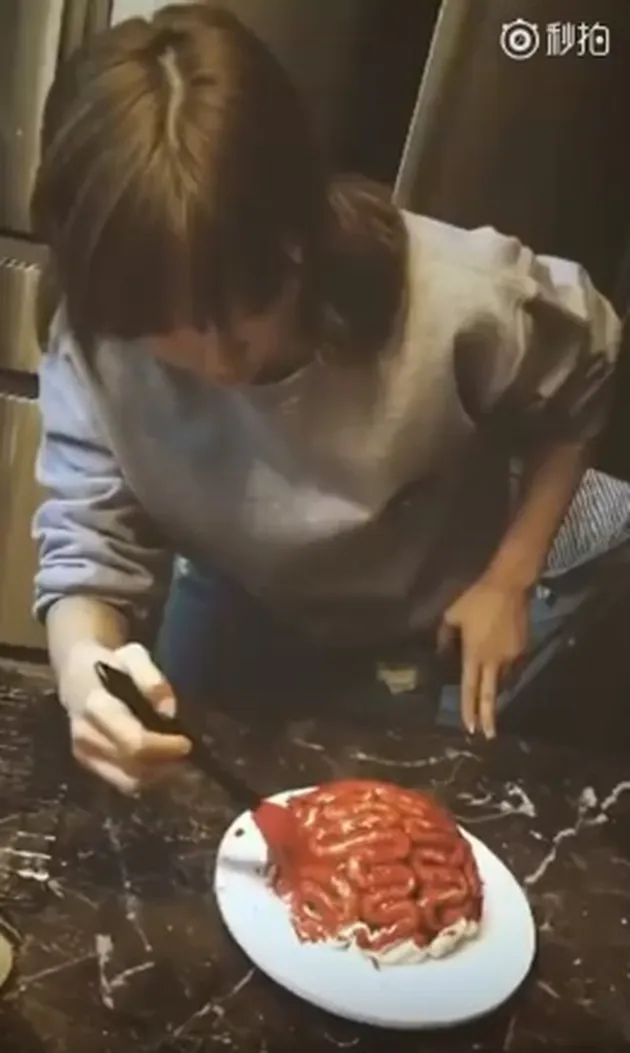 Taeyeon Halloween cake