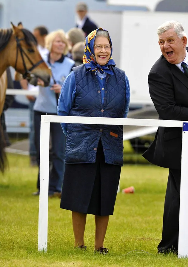 Kerudung Ratu Elizabeth II